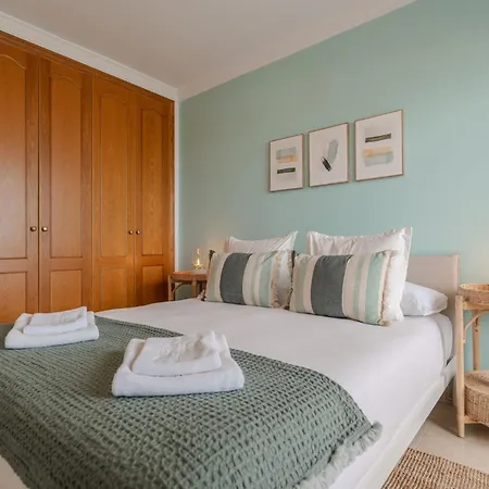 Appartamento Luxurious 2-bedroom With Ocean View In