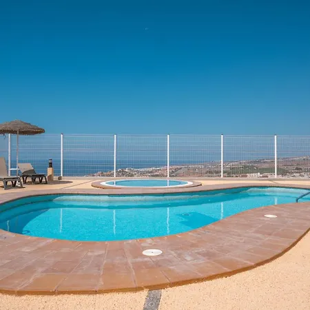Luxurious 2-bedroom With Ocean View In * Адехе