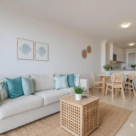 Appartamento Luxurious 2-bedroom With Ocean View In